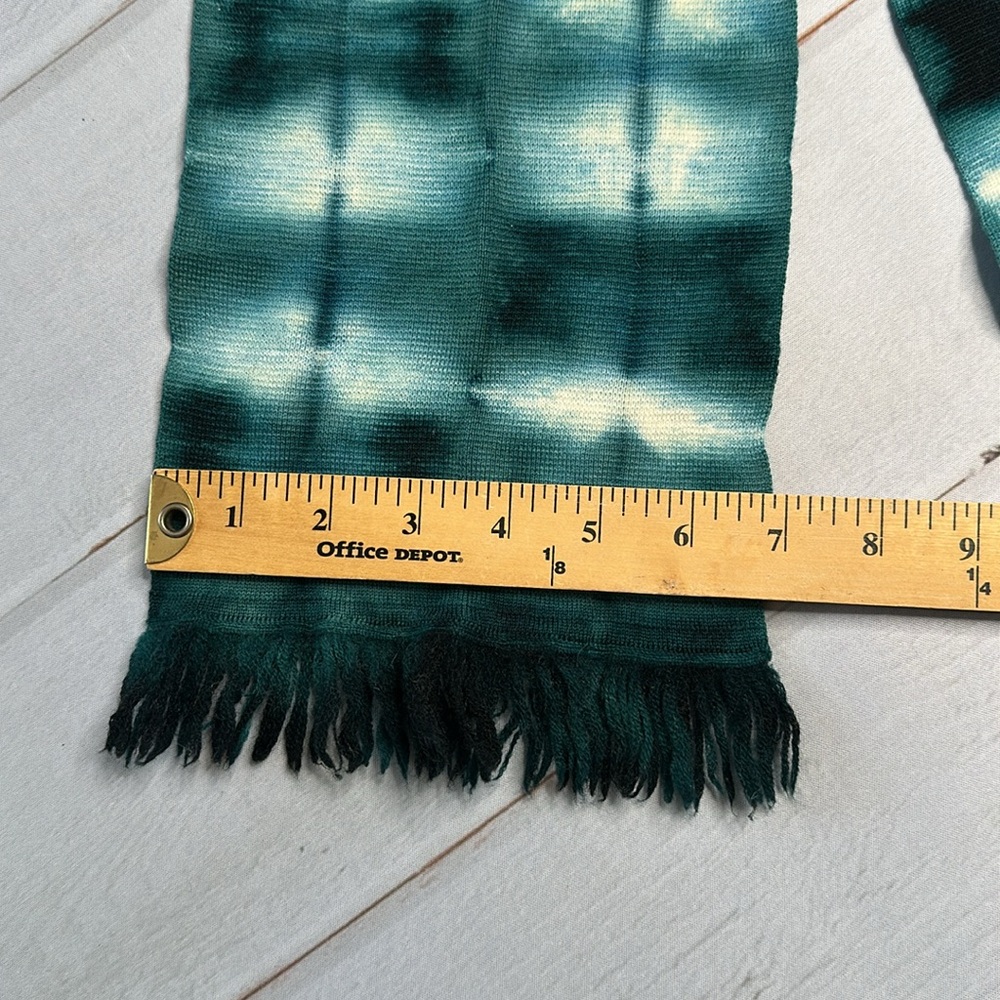 Wool scarf hand dyed green and white - Picture 5 of 12